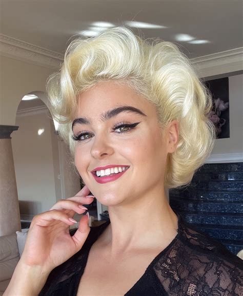 Stefania Ferrario. Pictures and videos from Twitter.